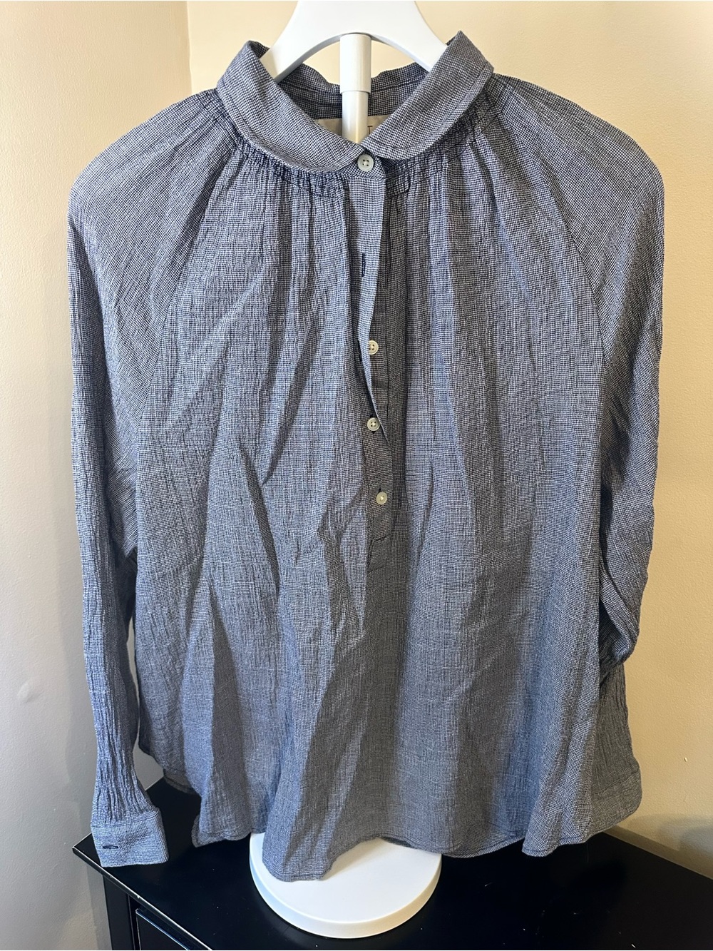 Navy Blue and White Textured Button-Up Blouse with Peter Pan Collar Loft Sz L
